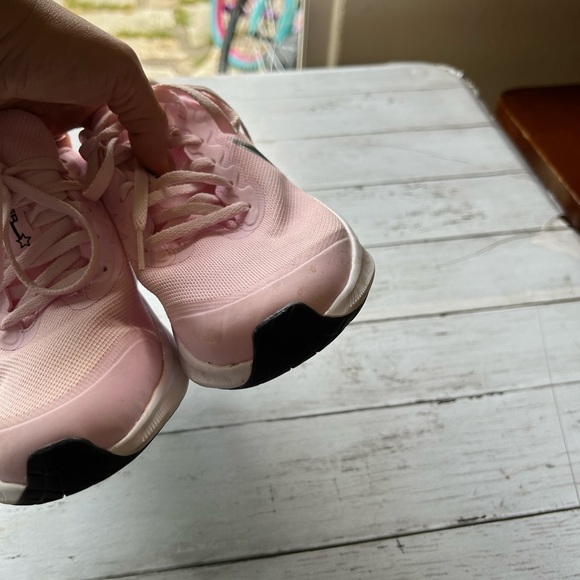Nike Star Runne pink and black athletic shoes size 7Y - Picture 6 of 11